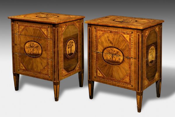 Elegant pair of Lombardy 18th century cabinets
    